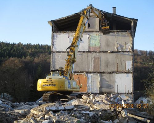 Abriss-Wohnblock-Merkers02.JPG